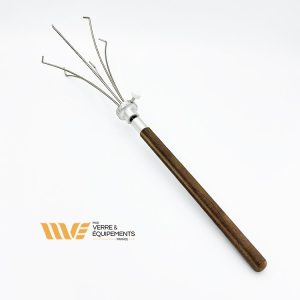 Medium locking claw